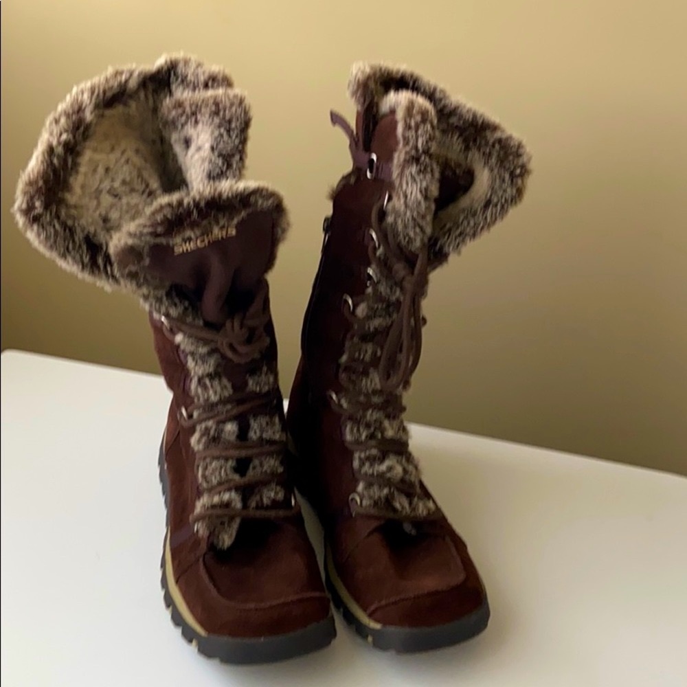 Sketchers Size 8 Brown Suede Boots